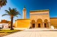 bourguiba_mosque_in_monastir_tunisia._traditional_muslim_architecture